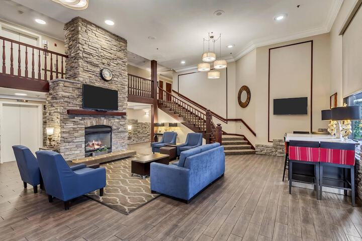 Hotel Lobby
