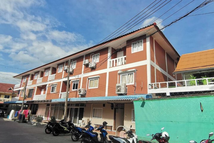 Room 10 of 37