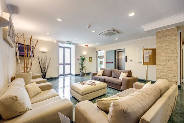 Guest Lobby
