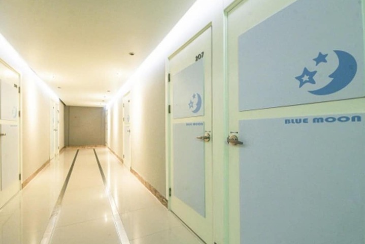 Ballroom/Hall 51 of 58