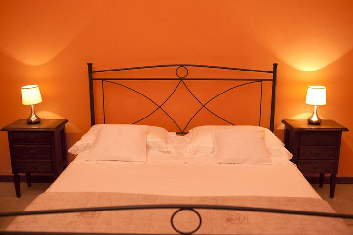 Room 10 of 90