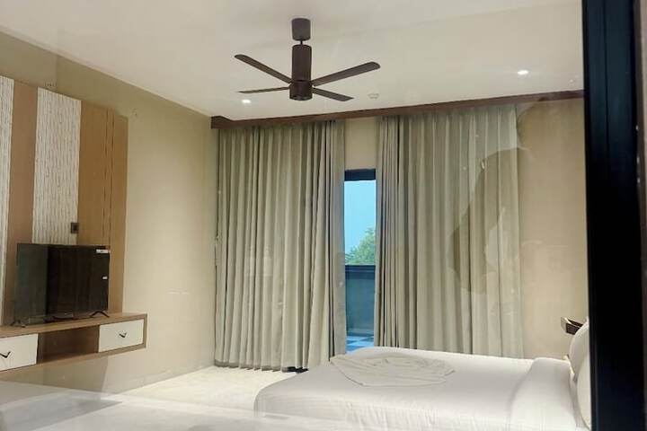Room 53 of 103