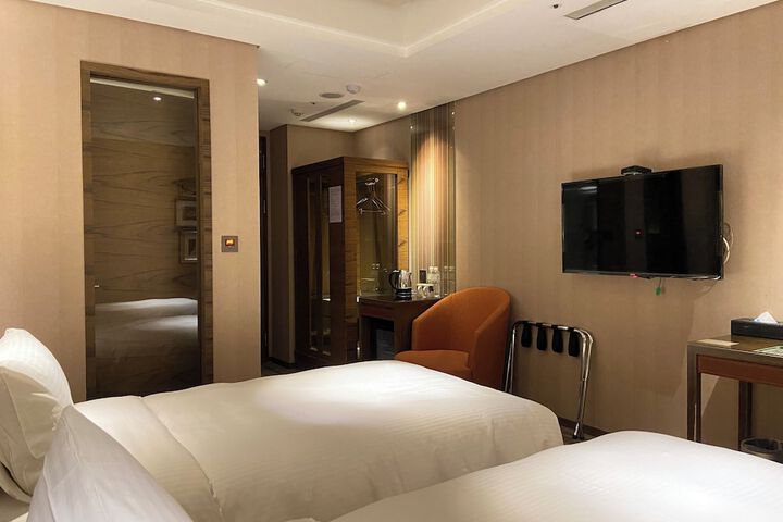 Room 56 of 99