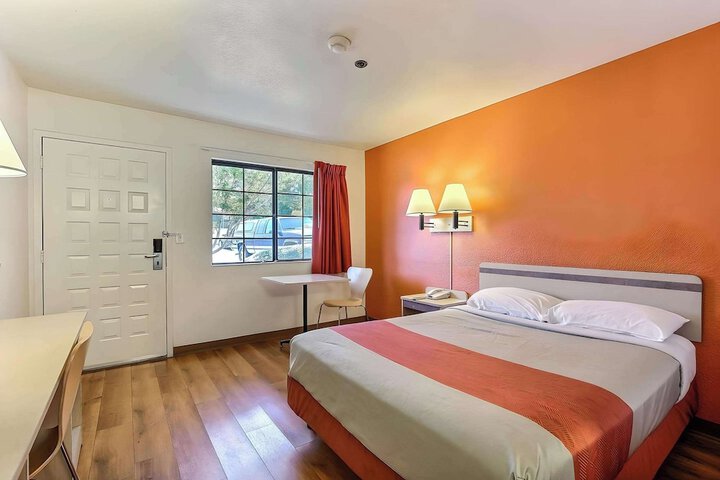 Room 16 of 20
