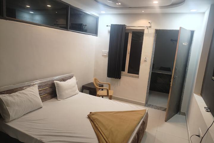 Room 8 of 8
