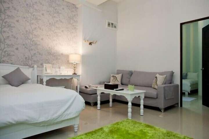 Room 2 of 31
