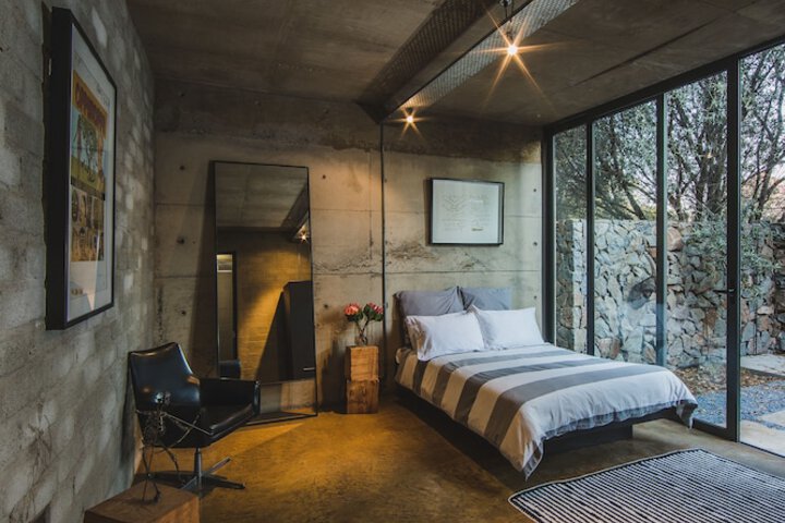 Room 8 of 10