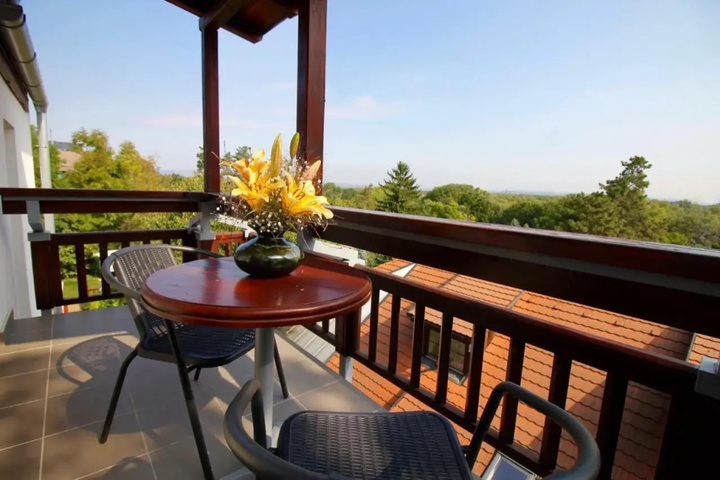 Terrace/Patio 6 of 24