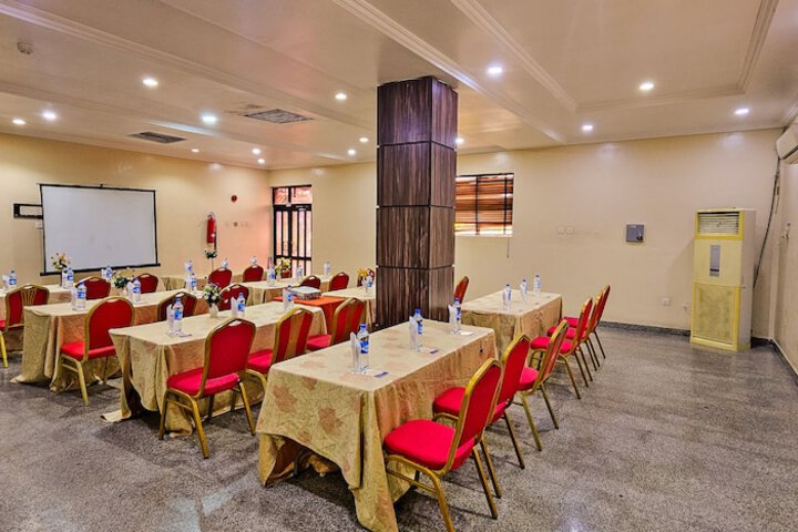 Ballroom/Hall 64 of 81