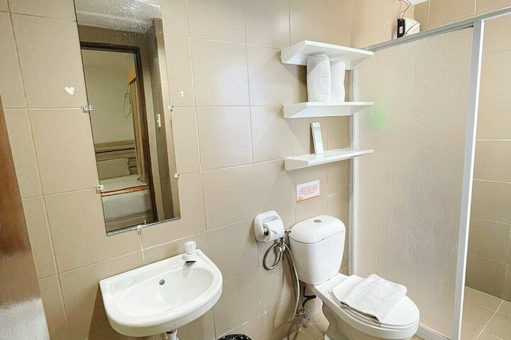 Room 16 of 24