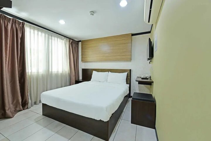 Room 13 of 34