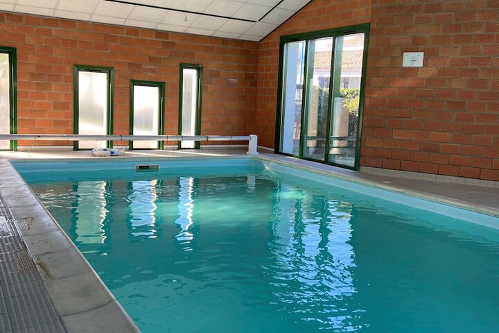 Pool 18 of 24