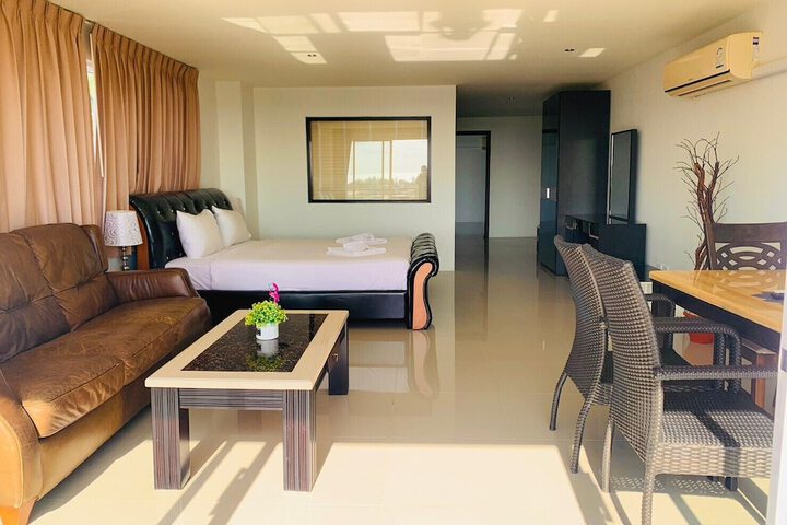 Room 10 of 164