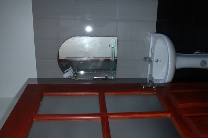 Room 8 of 8