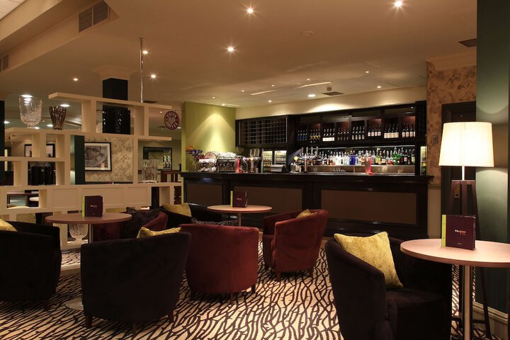 Lounge 47 of 64
