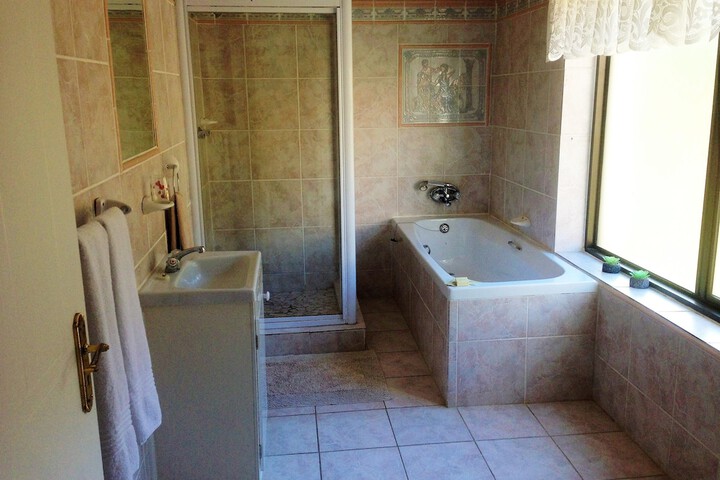 Room 16 of 32