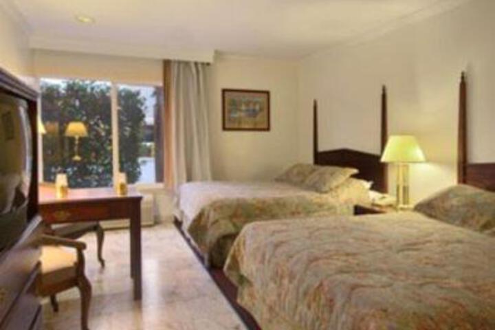 Quadruple Queen Bed (7 of 8)