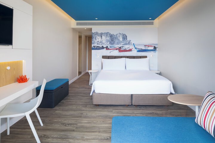 Room 51 of 175