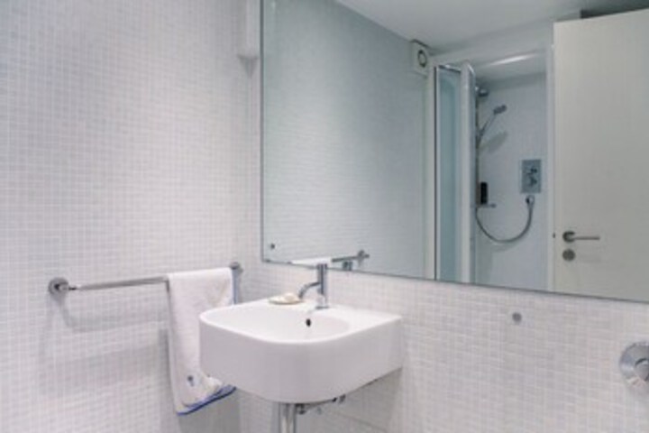 Room 2 of 21