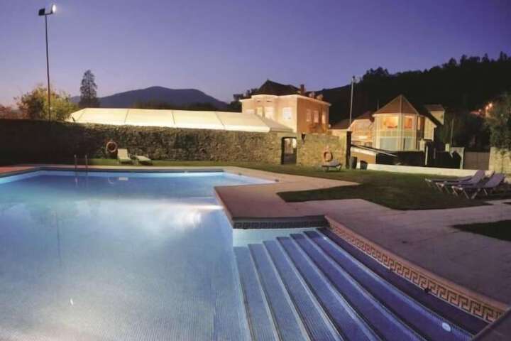 Hotel with Pool