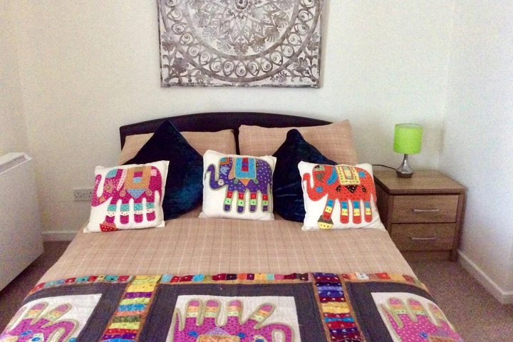 Room 2 of 8