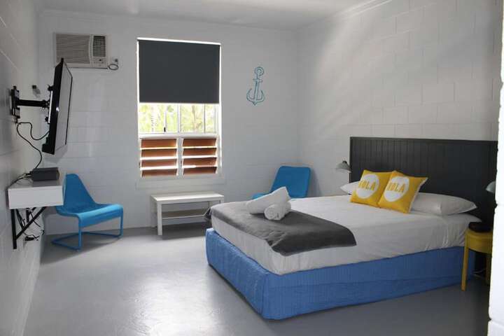 Room 5 of 40