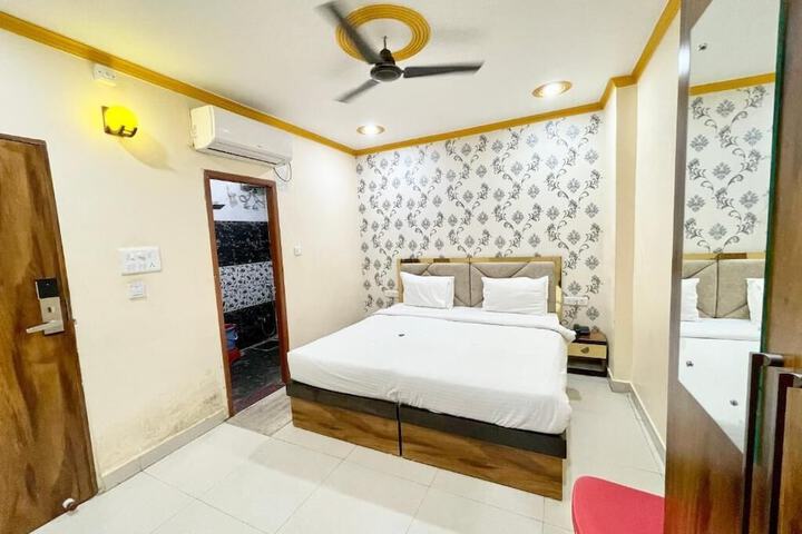 Room 8 of 42