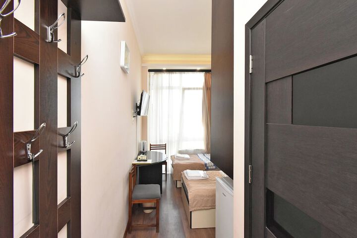 Room 52 of 101
