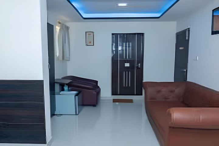 Room 11 of 17