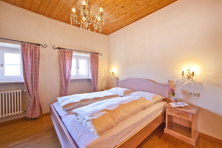Room 2 of 41