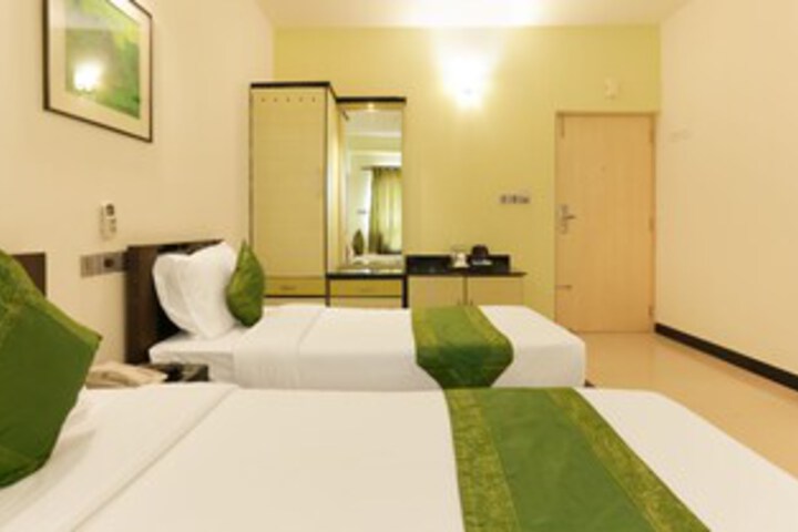 Room 27 of 40