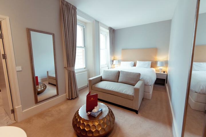 Room 44 of 112