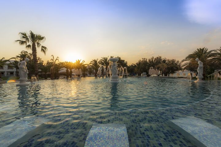 Pool 54 of 125