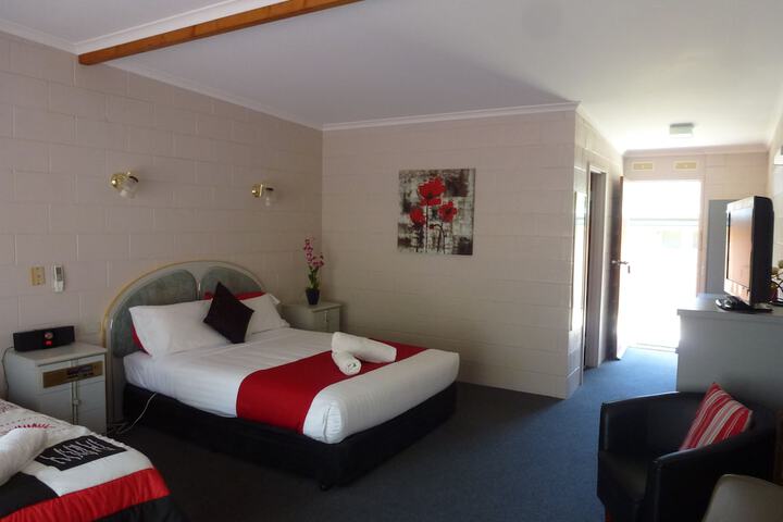 Room 3 of 123