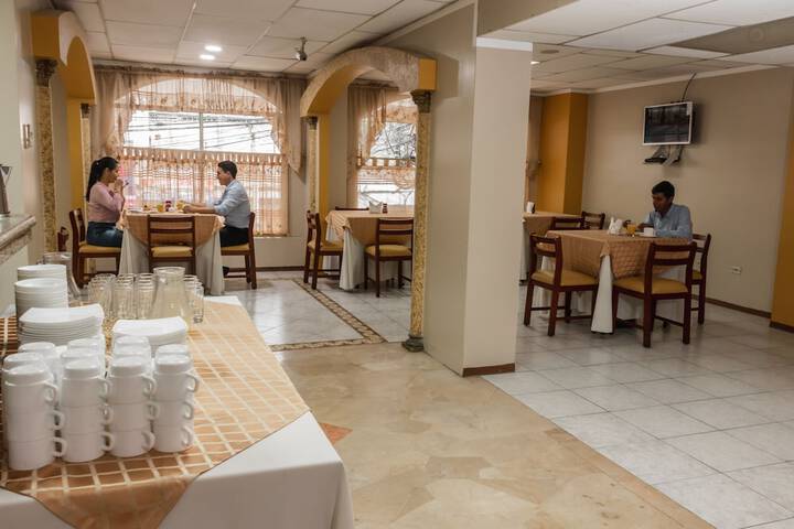 Dining 11 of 15