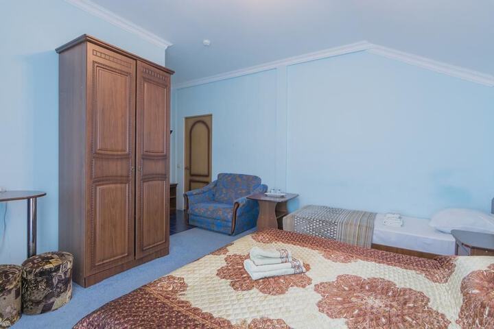 Room 8 of 37