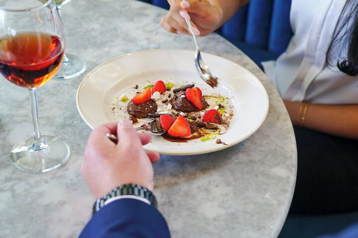 Dining 91 of 135