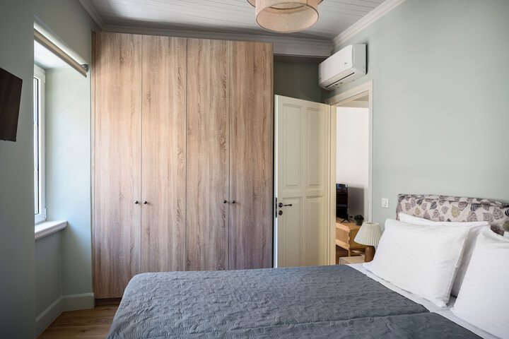 Room 2 of 22