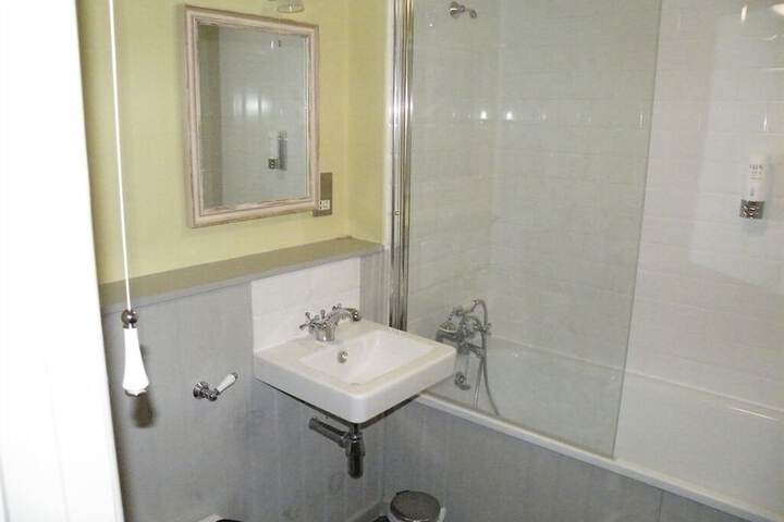 Clean Restrooms