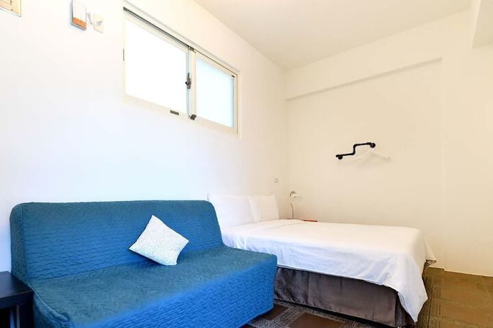 Room 12 of 86