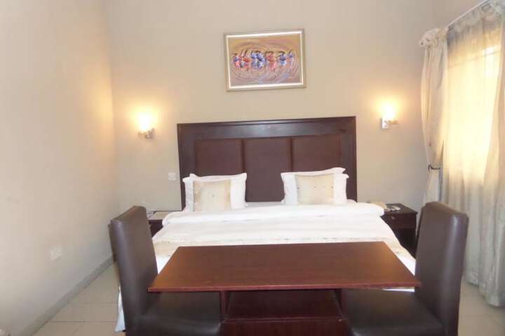 Room 11 of 14
