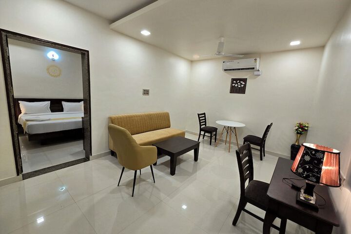Room 10 of 29