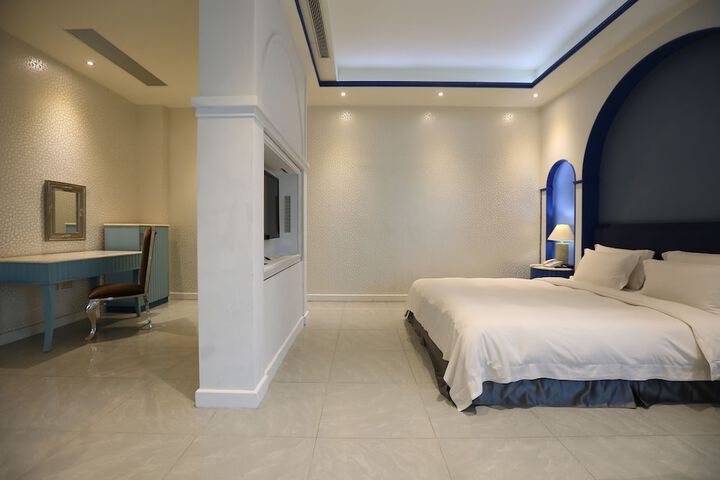 Room 4 of 60
