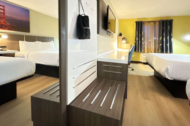 2 Queen Beds (4 of 5)