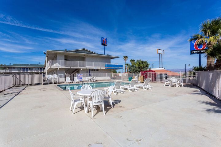 Pool Hotel