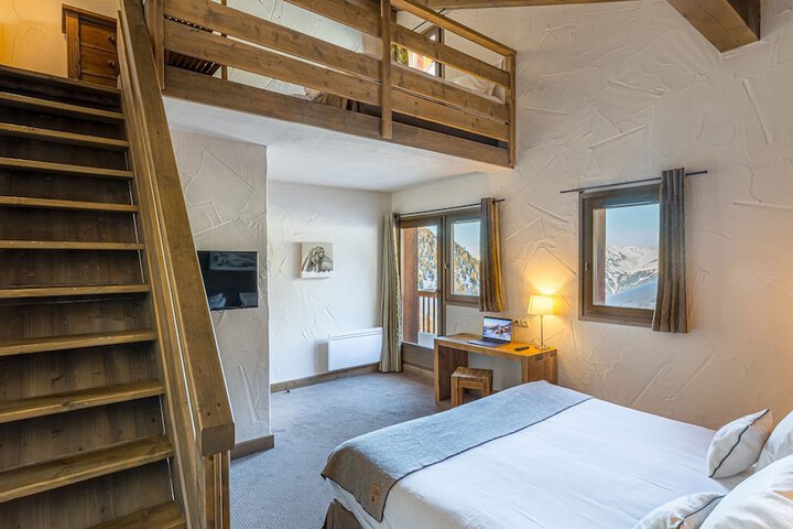 Room 10 of 63