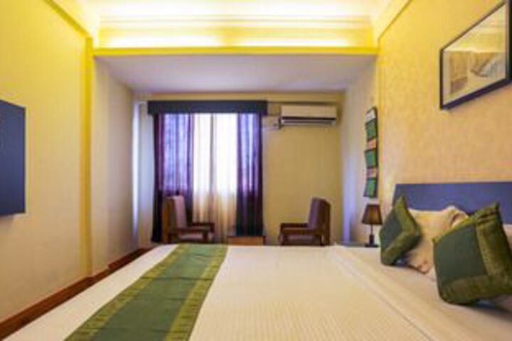 Room 21 of 33