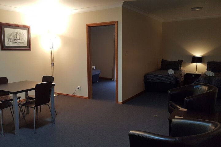 Room 11 of 37