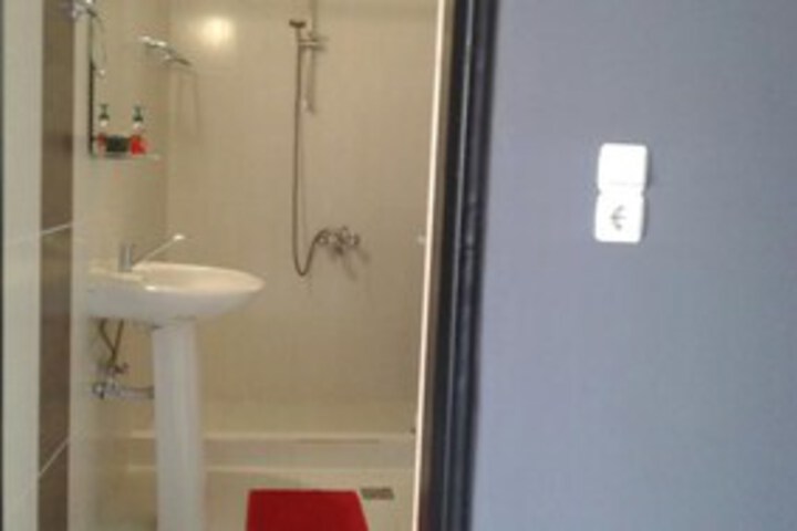 Room 4 of 78