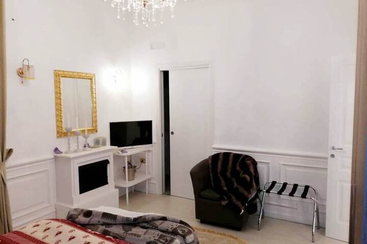Room 9 of 13